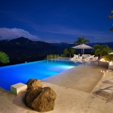 carlostobonfotografo.com-arquitectura-vivienda-piscina-nocturna